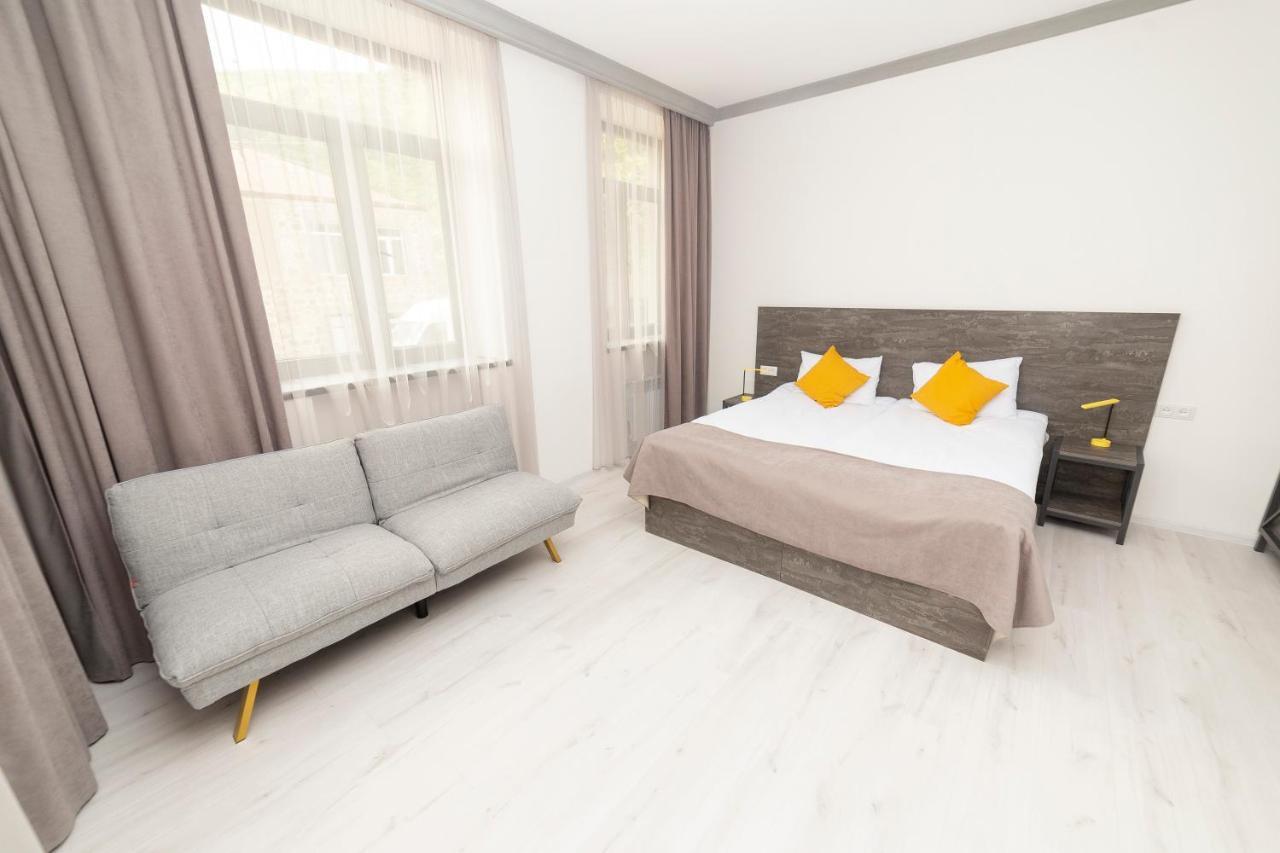 Popock Goris Hotel Екстериор снимка